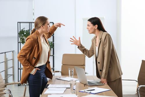Cách 12 chòm sao giải quyết mâu thuẫn: Ai luôn nóng nảy, ai dĩ hòa vi quý?