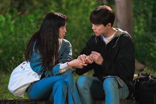 Tháng 10/2025 được thần Cupid sủng ái - 3 cung hoàng đạo ĐỎ TÌNH nhất, sắp có người yêu!