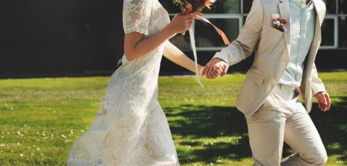 Nhân DUYÊN trói buộc: 5 cặp cung hoàng đạo dễ làm ĐÁM CƯỚI, về chung 1 nhà trong năm 2026