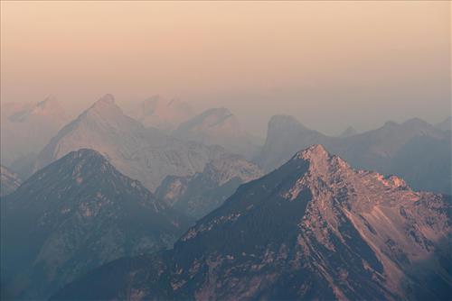 Tử vi Chủ Nhật ngày 16/11/2025 của 12 cung hoàng đạo: Hổ Cáp sáng suốt