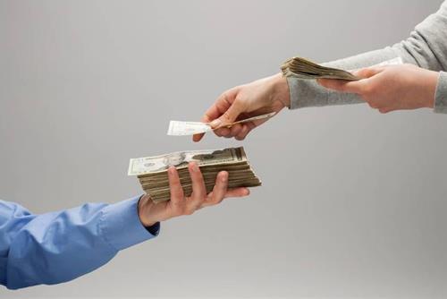 Lộc TRỜI đổ cửa nhà - Cuối tuần từ 8-9/2 có 3 tuổi này cực ĐỎ về tiền tài!