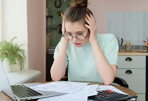 Đừng bao giờ nói với Bảo Bình câu này kẻo họ tránh bạn như tránh tà