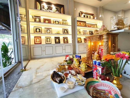 Tranh Phong Thủy Mạ Vàng – Bí Quyết Kích Hoạt Tài Lộc, Thành Công và May Mắn