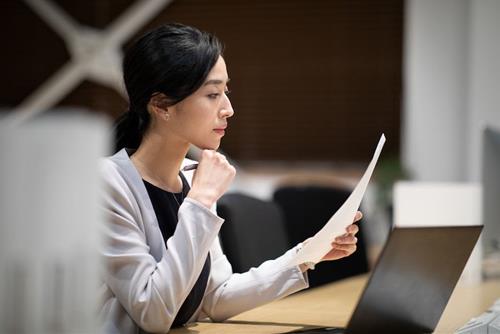 Cuối tháng 6 đến đầu tháng 8/2025 - Có 4 tuổi được Thần Tài hộ mệnh, LỘC lá nhân đôi, vận may ĐẸP như cầu vồng