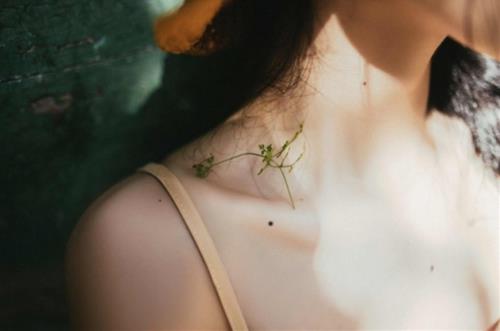 Xem bói tính cách 12 cung hoàng đạo qua vị trí nốt ruồi: Bóc trần bản chất đúng đến bất ngờ!