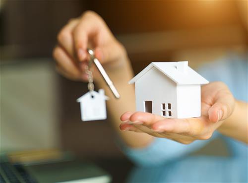 Nửa cuối năm 2025 có lộc MUA NHÀ, tậu xe: Thần May Mắn gọi TRÚNG tên 5 con giáp này!