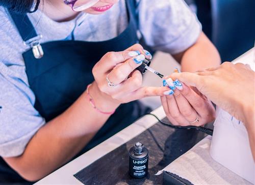 Lưu ý phong thủy vẽ nails và các vấn đề cần tránh để cuộc sống bớt khổ đau
