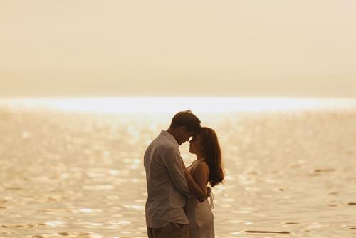 Ngày mới 17/8/2025 - Hãy cứ ngồi yên chờ đợi, hạnh phúc sẽ tự tìm tới 4 con giáp này!