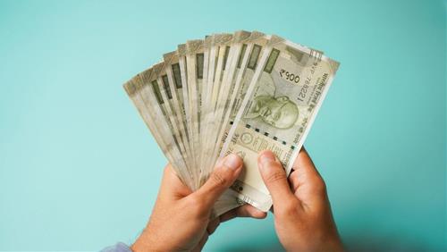 Tử vi hôm nay: Rằm tháng Chạp ăn LỘC tứ phương, 4 con giáp phát tài to ngày 2/2/2026