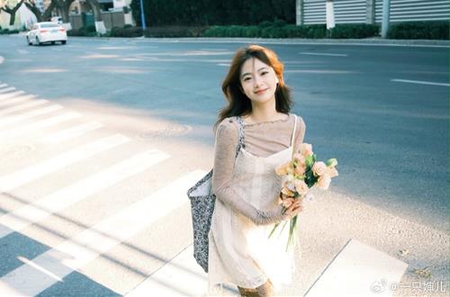 Cuối tuần này 7-8/3 được Nguyệt Lão se duyên, 3 con giáp này thoát KHỔ đau, tìm thấy ánh sáng tình YÊU