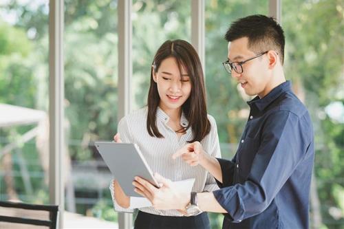 Giữa tuần này 23-25/4 có 3 con giáp được THẦN TÀI trải thảm đỏ, làm ăn GIỎI giang, có chí lớn