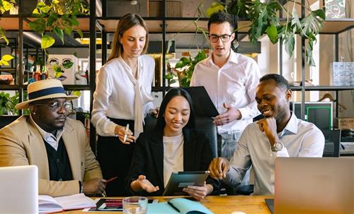 4 con giáp này bớt nóng giận nhất định Thần Tài sẽ ghé thăm trong vòng 2 tháng tới