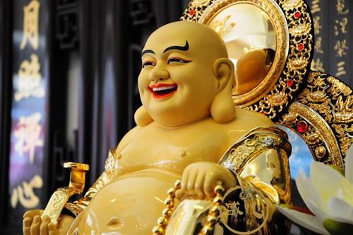 Tâm an lạc, phúc tự về - Theo Phật Di Lặc, ai càng hay cười càng gặp nhiều may mắn