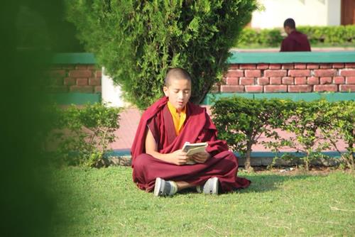 Nhà Phật nói rằng: Đáng sợ nhất không phải nghèo tiền bạc, mà là nghèo thứ này!