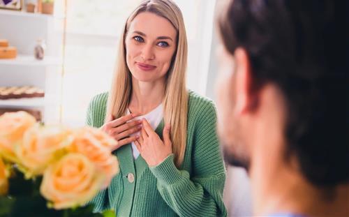 Muốn cưa đổ hay làm thân với ai, cứ khen đúng câu này theo tháng sinh của họ