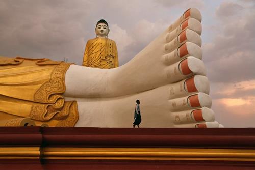 Bị kẻ khác chèn ép, bắt nạt - Phật dạy bạn 3 cách đối phó cực hay khiến kẻ đó phải XẤU HỔ