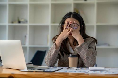 Gặp HẠN sức khỏe Hè 2026 - Tử vi nhắc nhẹ, 3 tuổi này dễ nhập viện bất ngờ, tinh thần và thể chất xuống dốc!