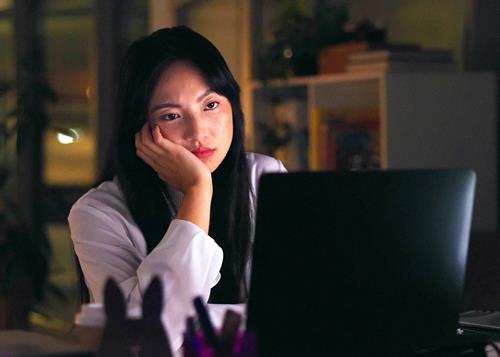 Nối lại dòng chảy tài lộc: Nhận diện ngay 6 hành vi vắt kiệt năng lượng và vận may của bạn