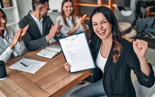 Mở mắt ra là có quà: Top 3 con giáp được Vũ trụ trải thảm đỏ, đón vận may tốt lành ngày 14/9/2026