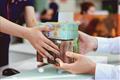Nhờ Trời, nửa cuối năm 2025 TRẢ SẠCH NỢ - 3 con giáp kiếm nhiều TIỀN thanh toán hết nợ nần, ăn ngon ngủ yên!
