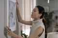 Mẹo chọn tranh phong thủy treo tường cực dễ: Treo đúng thì phất, treo sai thì phí