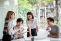 Cuối tháng 7 Dương, Thần Tài hoan hỉ cho 4 tuổi này sắm VÀNG tích trữ, tiền bạc công danh có đủ!